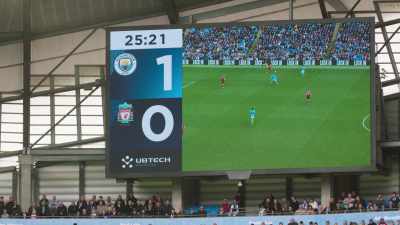 [commentator 1] Clinically finished.
Liverpool not looking too clever. - All or Nothing: Manchester City