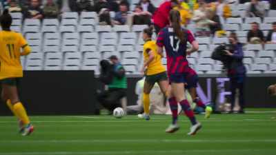 COMMENTATOR 1: It's a fantastic strong run
in the cut back. - Matildas: The World at Our Feet