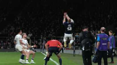 [commentator 1]
Russell targeted by Ellis Genge. - Six Nations: Full Contact