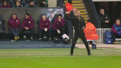 [commentator 2] In the opening five
minutes, - All or Nothing: Manchester City