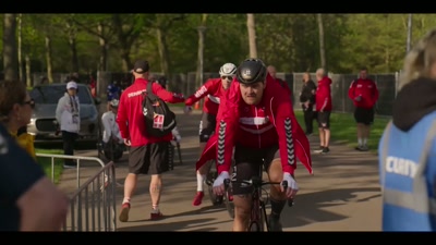 [commentator 2] It's Kasper Henriksen,
the rider from Denmark. - Heart of Invictus