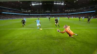 [commentator 2] Sterling. De Bruyne.
Early ball across! - All or Nothing: Manchester City