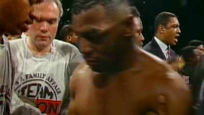 - [Commentator] Buster Douglas is the new - Bruno v Tyson