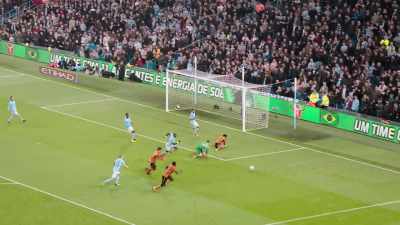 [commentator] Drives it through to Costa,
he's on side for Wolves, - All or Nothing: Manchester City