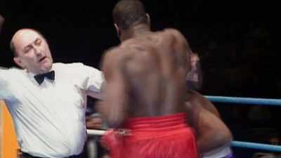 - [Commentator] Frank's
going for the big win here - Bruno v Tyson