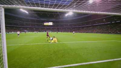 [commentator]
Gabriel Jesus converts clinically - All or Nothing: Manchester City