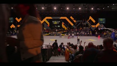 [commentator in English]
And so we are underway. - Heart of Invictus