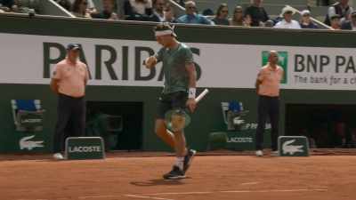 [commentator] It's a rocket. - Break Point
