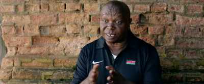 COMMENTATOR: Kipchoge
puts his foot down. - Kipchoge: The Last Milestone
