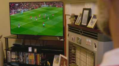 [commentator]
...Manchester United. If United lose, - All or Nothing: Manchester City