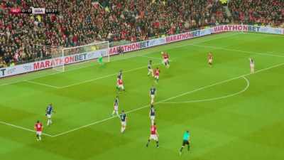 [commentator] Matić and Mata both
reacted to the same ball. Lukaku! - All or Nothing: Manchester City