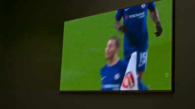 [commentator] Monreal, back to Özil. - All or Nothing: Manchester City