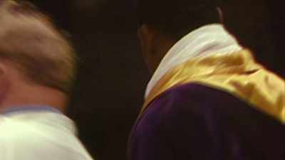 - [Commentator] One has to
say that he returns the ring - Bruno v Tyson