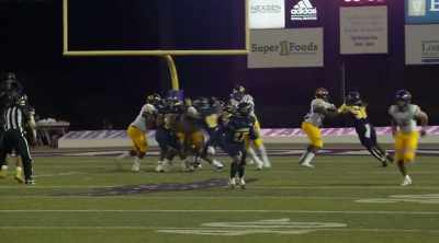 COMMENTATOR: Samuels, shotgun.
Takes the snap. He does want to throw. - Algiers, America
