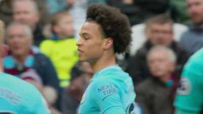 [commentator] Sané lines up a shot.
It makes it all the way through. - All or Nothing: Manchester City