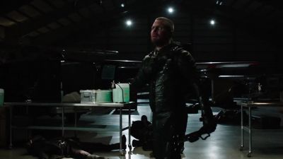 [COMMUNICATOR BEEPS] - Arrow