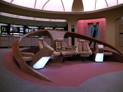 Computer, are you familiar - Star Trek: The Next Generation