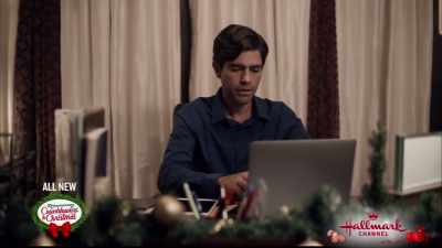 (computer keys clacking) - Christmas at Graceland: Home for the Holidays