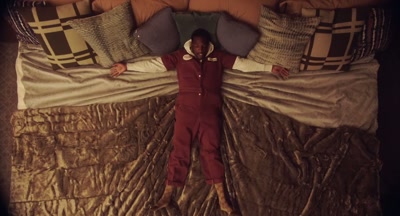 Conforming to body. - House Party