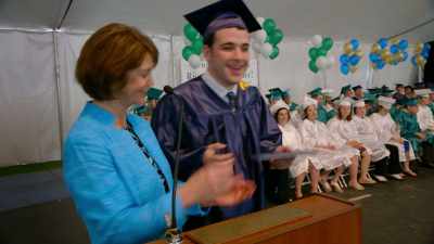 - Congratulations.
- Thanks. Yay, I did it! - Life, Animated