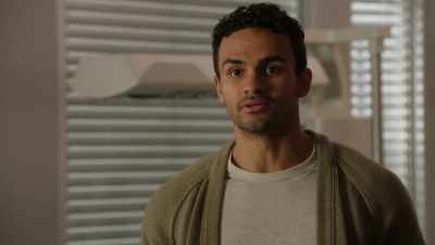 CONNOR:
Oh, my God. - 9-1-1