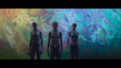 Contact with the enemy. - Valerian and the City of a Thousand Planets