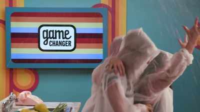 (contestants laughing) - Game Changer