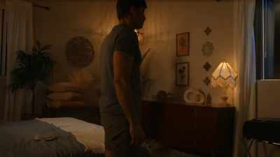 [continúa la música de suspense] - Couples Retreat Murder