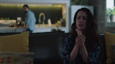 (continues sobbing) - Queen of the South