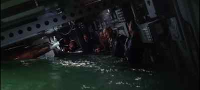 Control, maneuvering. Have shutdown
temperature in turbine one. - Ice Station Zebra