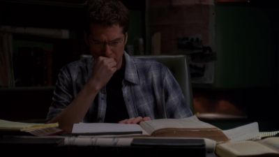 [ Cooing To Connor ]
            WORKIN' LATE? - Angel