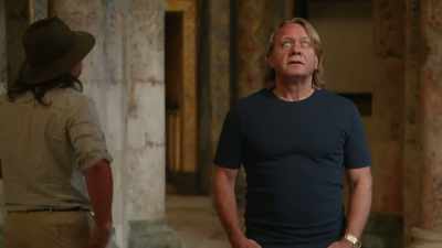 Cookson: SO, THERE'S 8 APERTURES
BETWEEN THE COLUMNS HERE. - Lost Relics of the Knights Templar