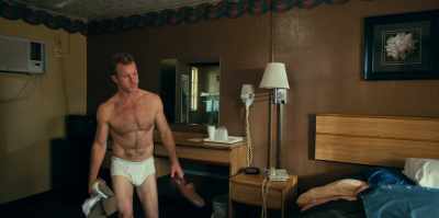 - Cool outfit.
- Thanks. Come on. - One Day as a Lion