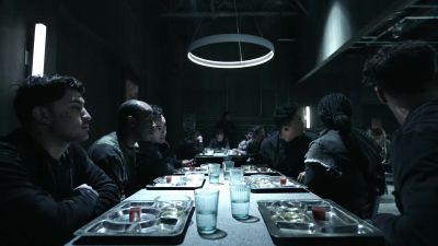 COOPER: WASH IT DOWN WITH THE VEGETABLE BROTH. - The 100