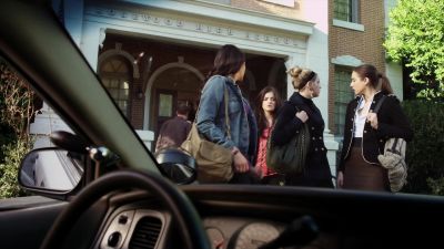Cop: DETECTIVE BREYER? - Pretty Little Liars