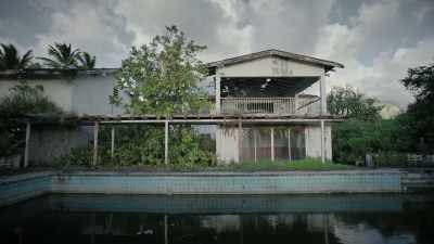 COPELAND: Those studios
are kind of an era that has gone. - Under the Volcano