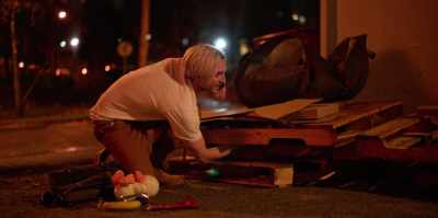 Cops are gone, so bring by
the van, pick up the speakers. - Fakes