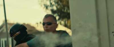 -Cops at rear!
-[heavy gun fire] - The Channel
