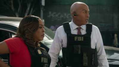 Copy. Sending LAPD
units to you now. - The Rookie: Feds