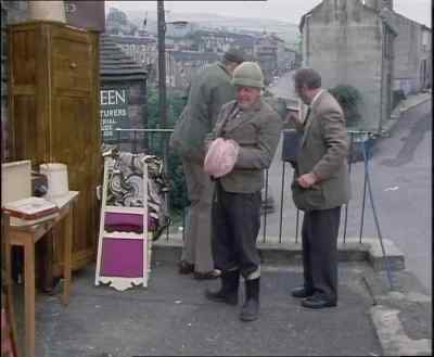 Cor dear, it don't 'alf make
yer eyeballs 'eavy. - Last of the Summer Wine