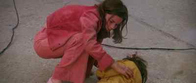 Corry, sweetie. All right. Okay.
I'll get you out. - Earthquake