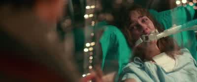 Could you close your eyesI just don't know if I can walk awayif you're still looking at mePleaseI love youso much - Five Feet Apart