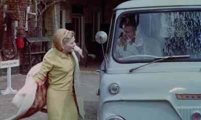 Could you give me a lift, please? - The Witches