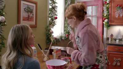 Could you grab me a nutmeg seed
from that cabinet right over there? - Jingle Bell Princess