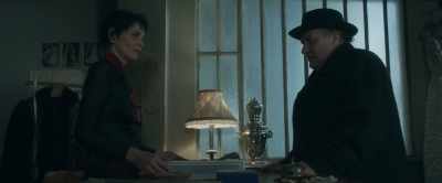 - Could she have done that?
- She? Not really. - Maigret