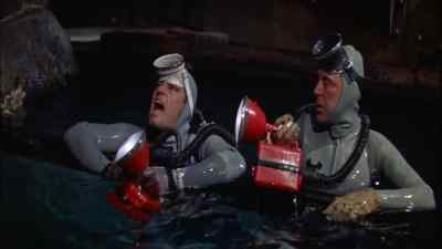 Could it have shut on its own? - The Wreck of the Mary Deare