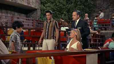    Could we have this table,
            please? - Fun in Acapulco