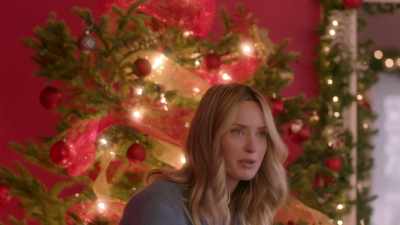 - Could I do it too?
- Of course. Everyone can. - Jingle Bell Princess