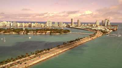 Could you imagine trying to host
a music festival, - Fyre