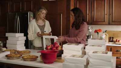Could that pie maybe
be good enough for - Autumn at Apple Hill